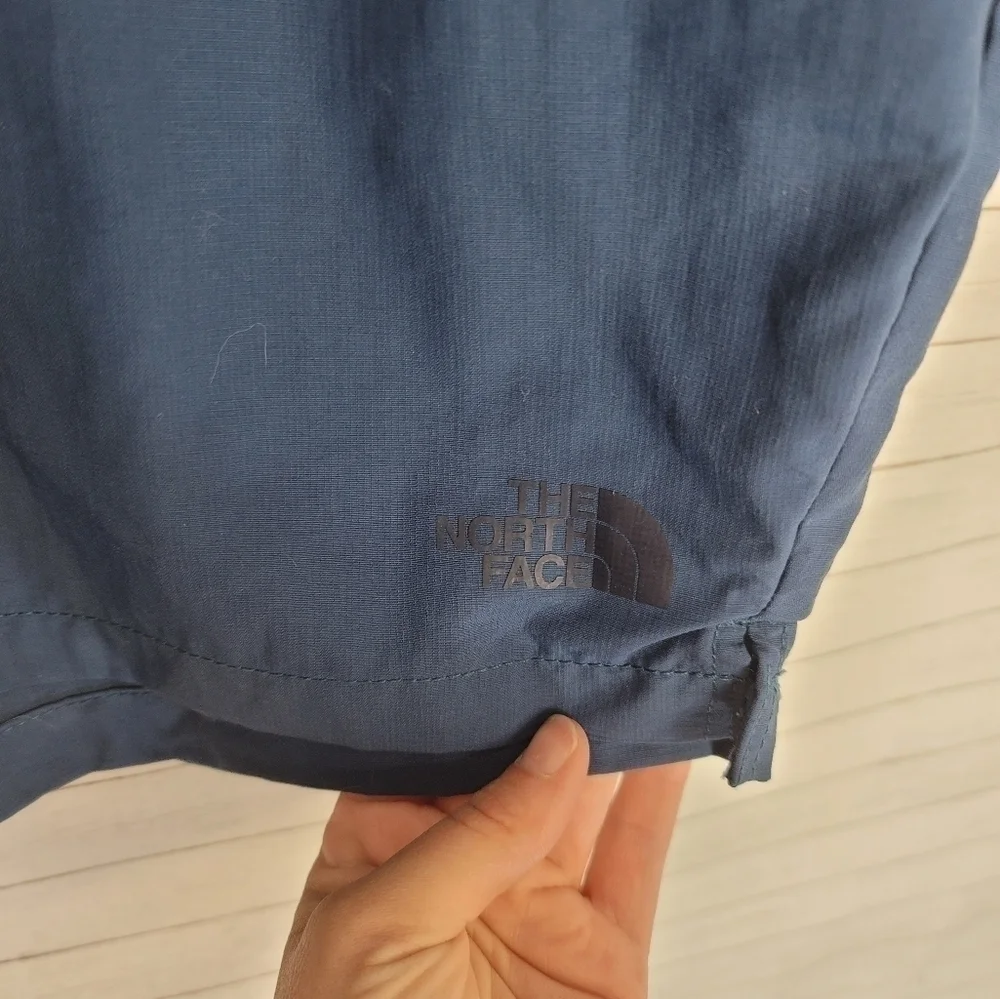 The North Face Pull On Adventure Hybrid Shorts in Blue Ripstop, sz XL